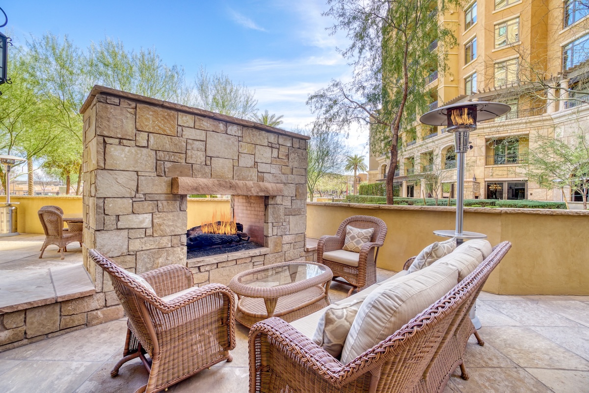 a wall made os stone pieces wainscot 